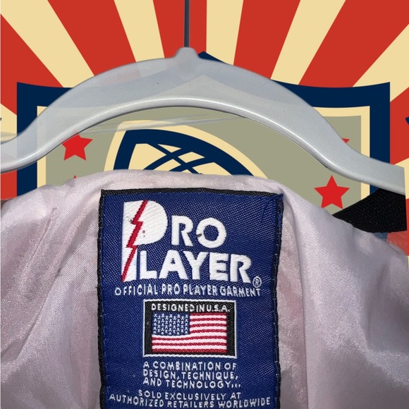 Vintage Tampa Bay Buccaneers NFL jacket - Picture 3 of 5